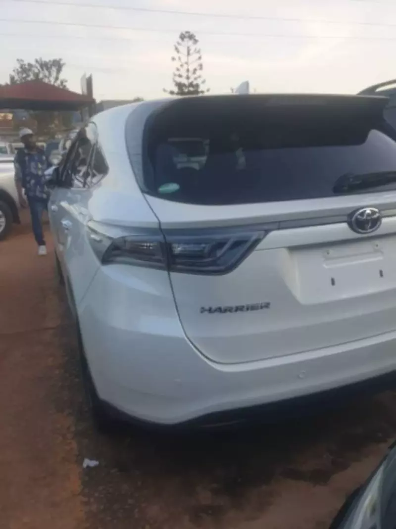 Toyota Harrier hybrid