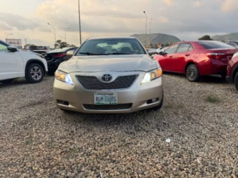 Toyota Camry   - 2007