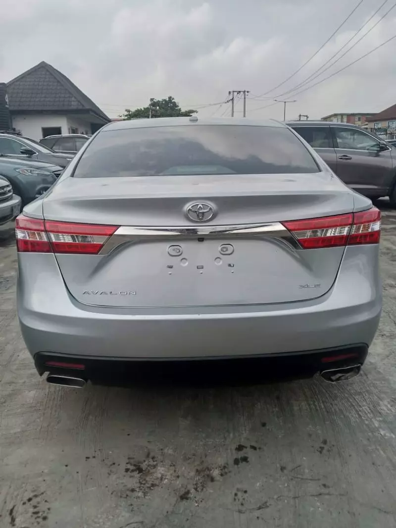 Toyota Avalon   - 2015