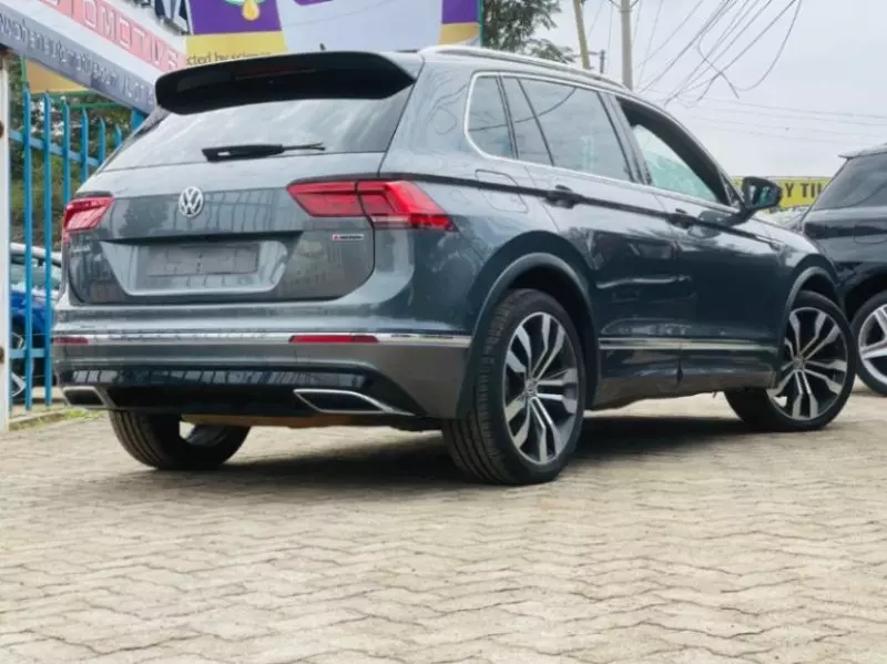 Volkswagen Tiguan   - 2018