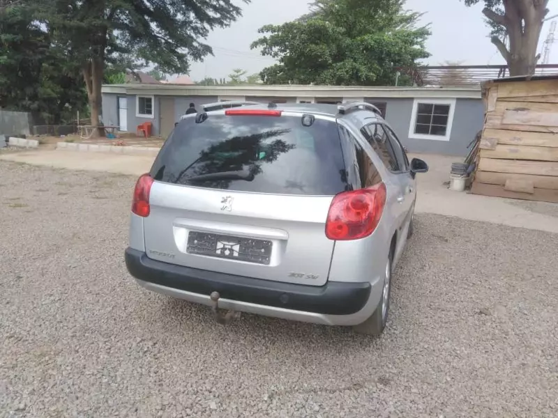 Peugeot 207   - 2009