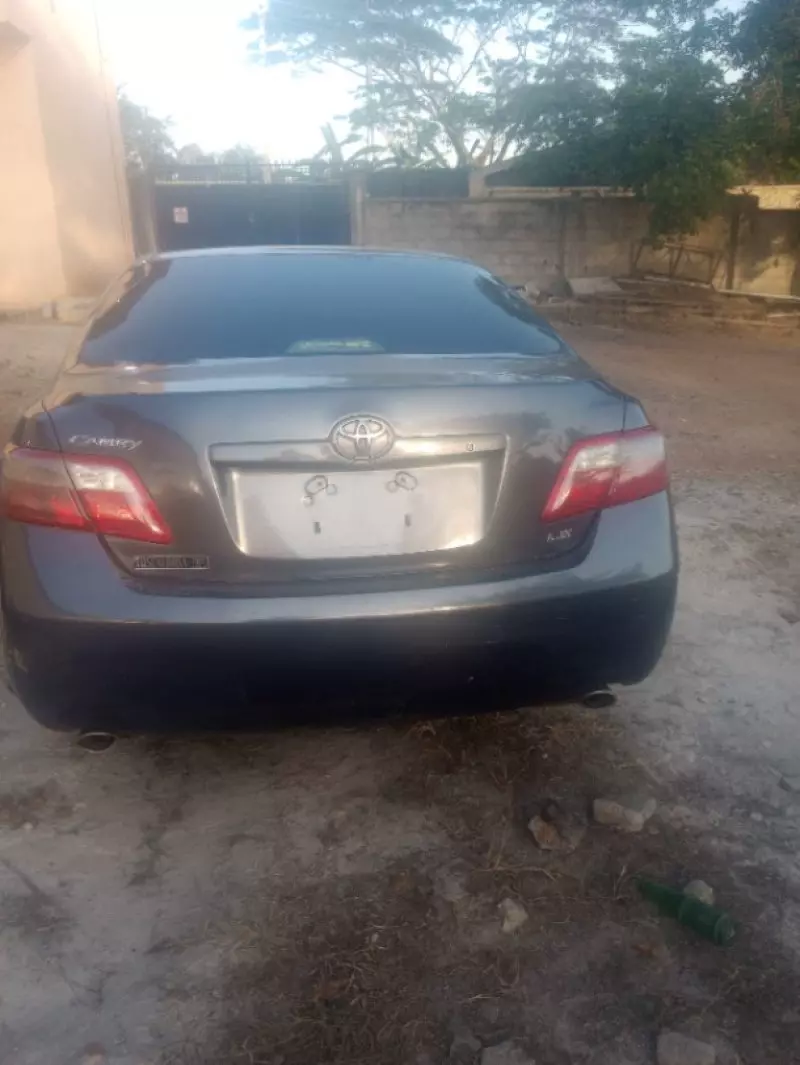 Toyota Camry   - 2009