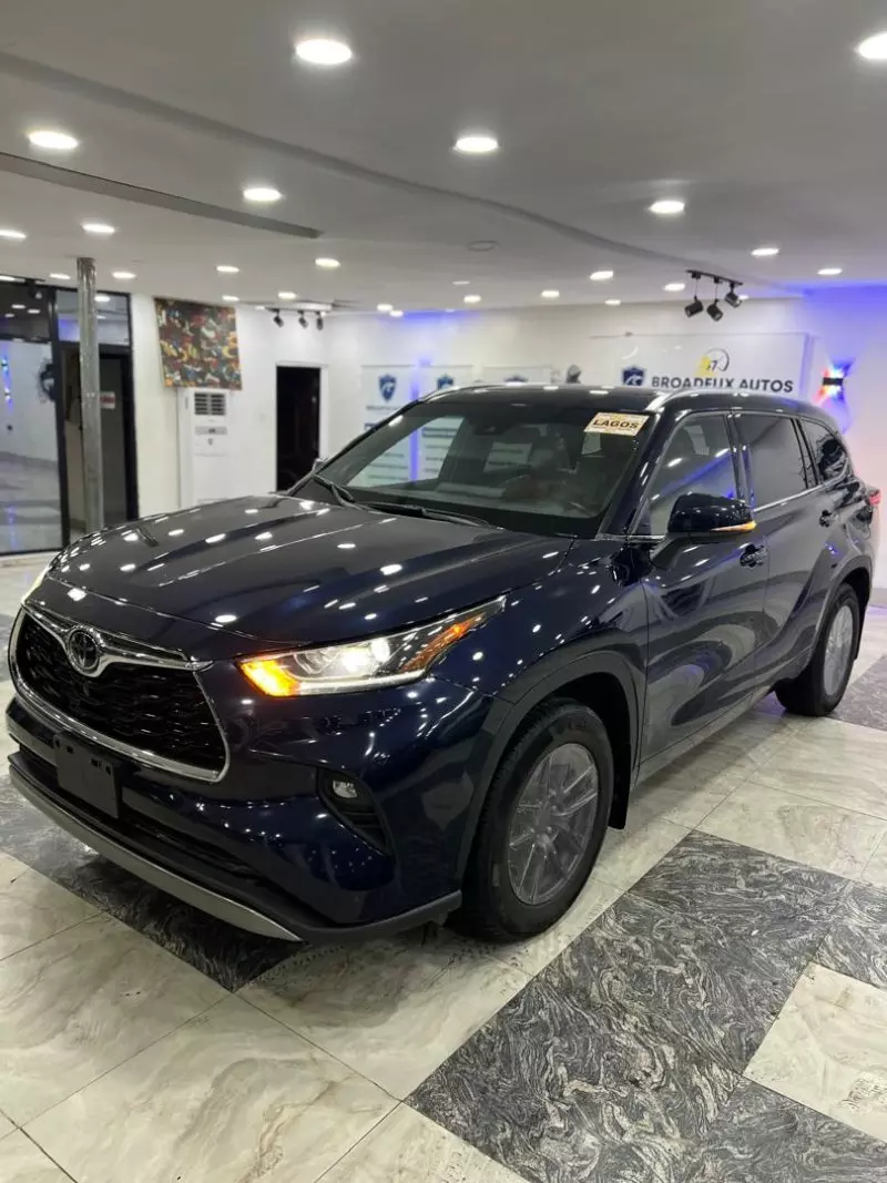 Toyota Highlander   - 2022