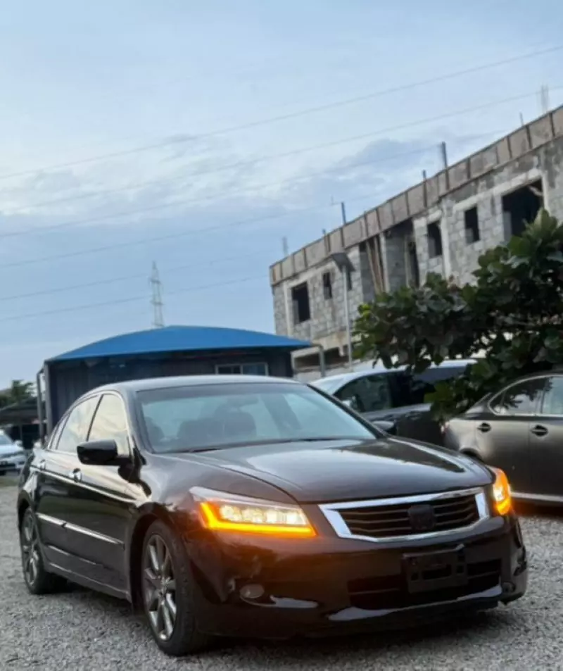 Honda Accord   - 2009