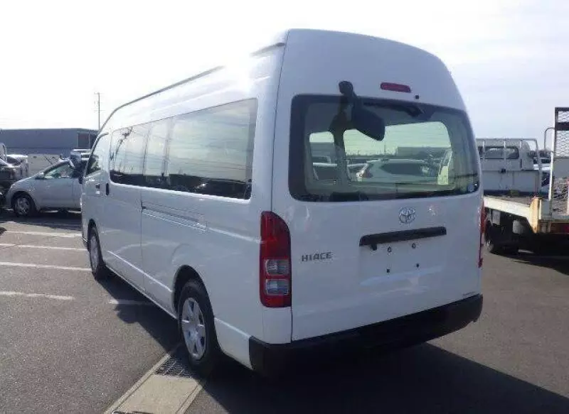 Toyota Hiace   - 2019