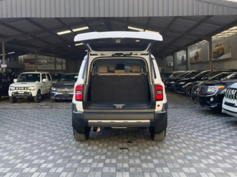 Toyota Landcruiser 300 GXR   - 2023