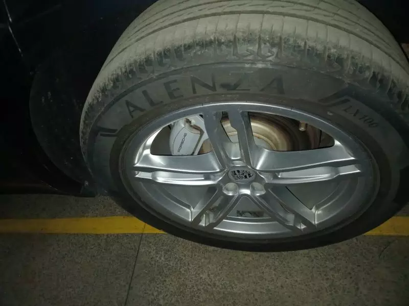 PORSCHE Macan   - 2016