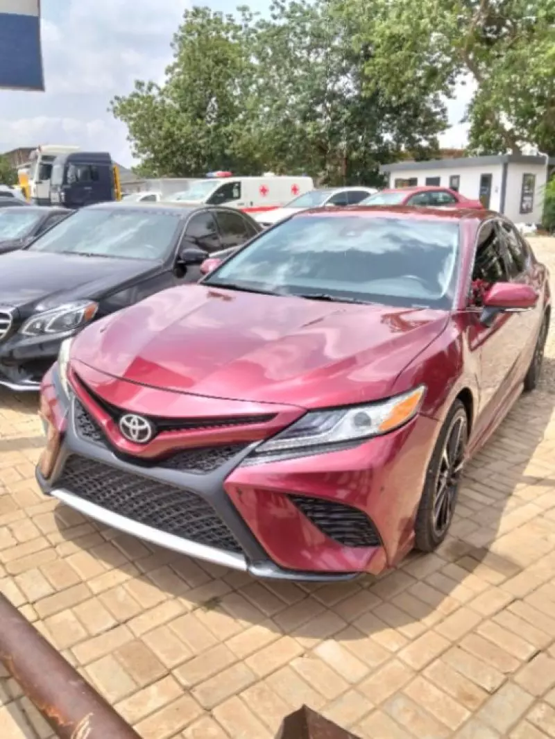 Toyota Camry   - 2018