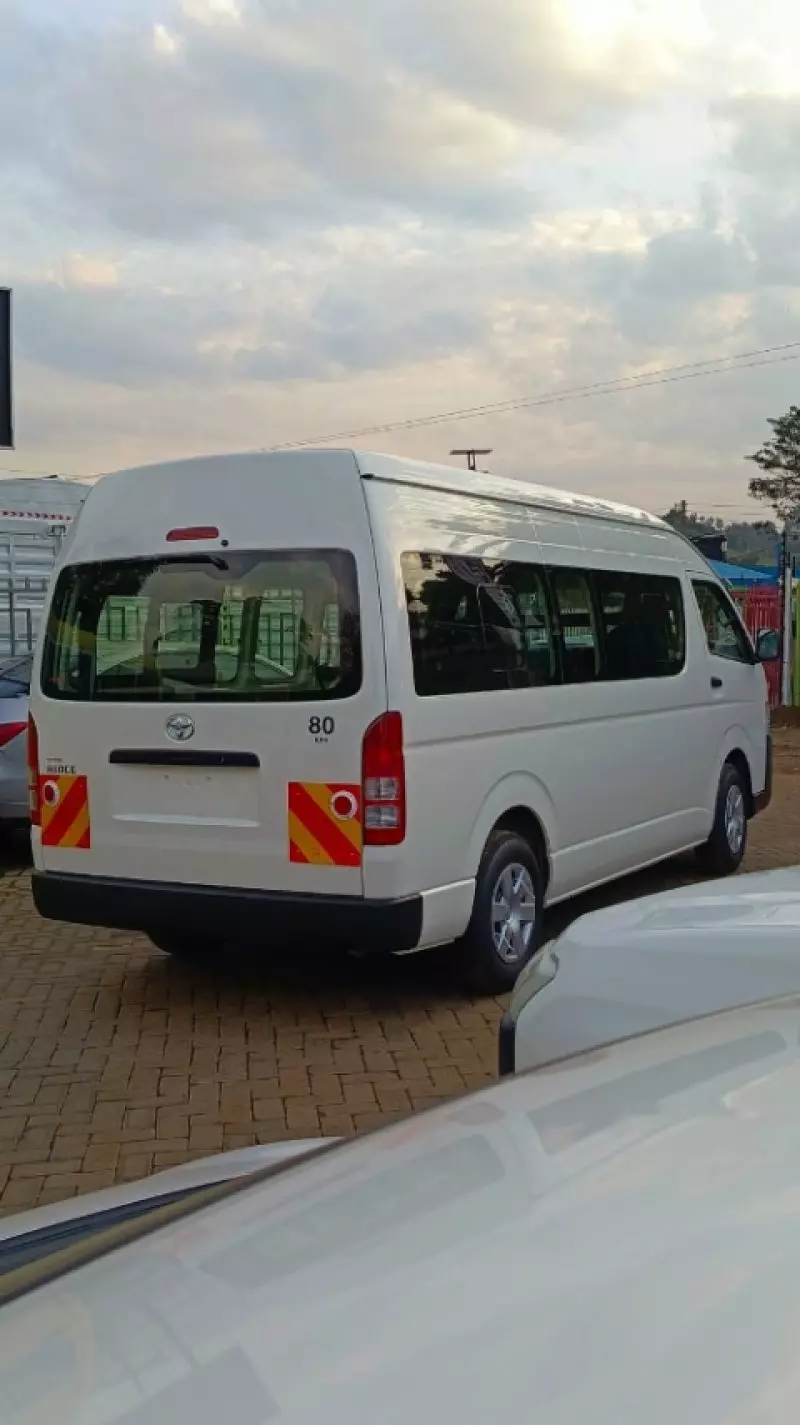 Toyota Hiace   - 2025