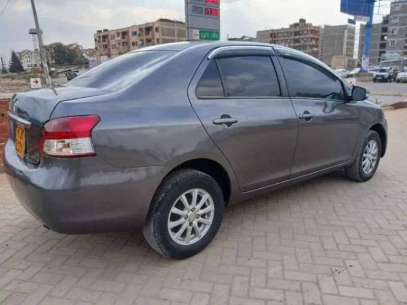 Toyota Belta   - 2009