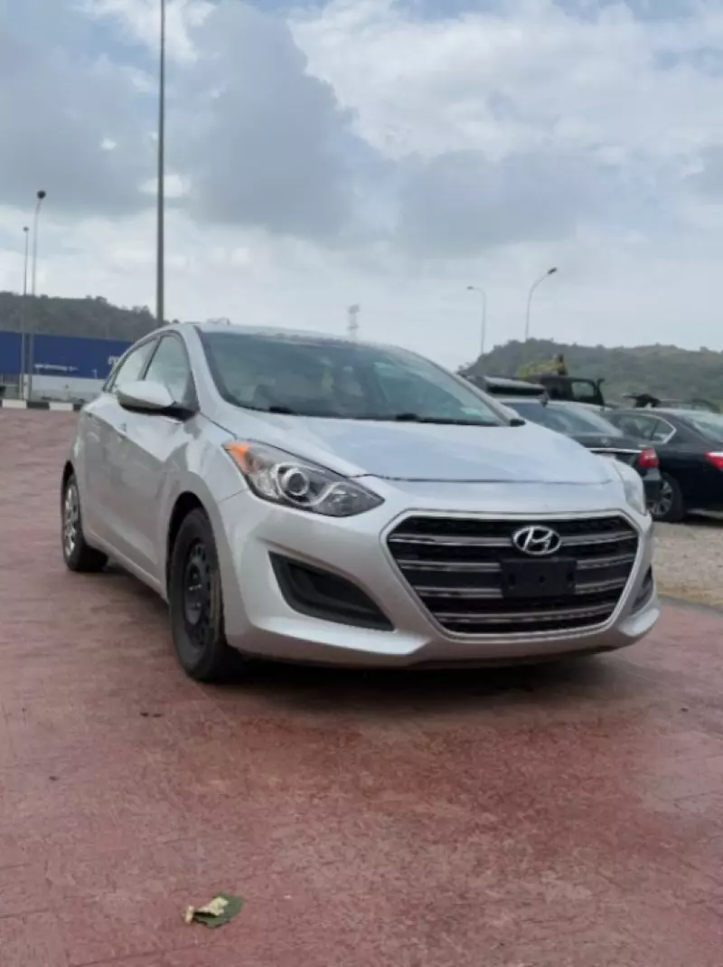 Hyundai Elantra   - 2016