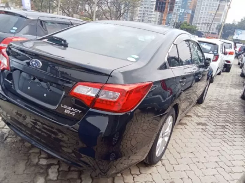 Subaru Legacy B4   - 2017