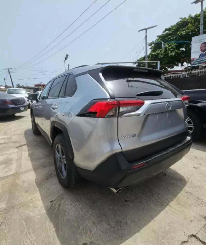 Toyota RAV4   - 2024