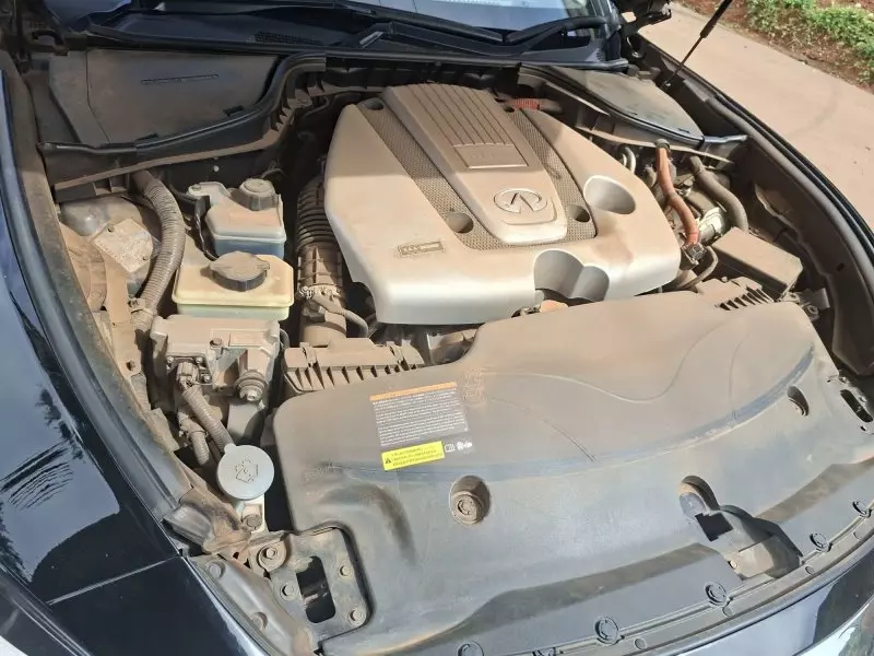 Nissan Fuga Hybrid   - 2015