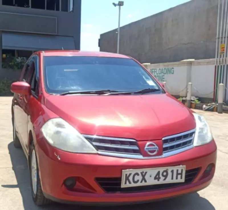 Nissan Tiida   - 2013