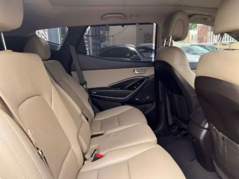 Hyundai Santa Fe   - 2013