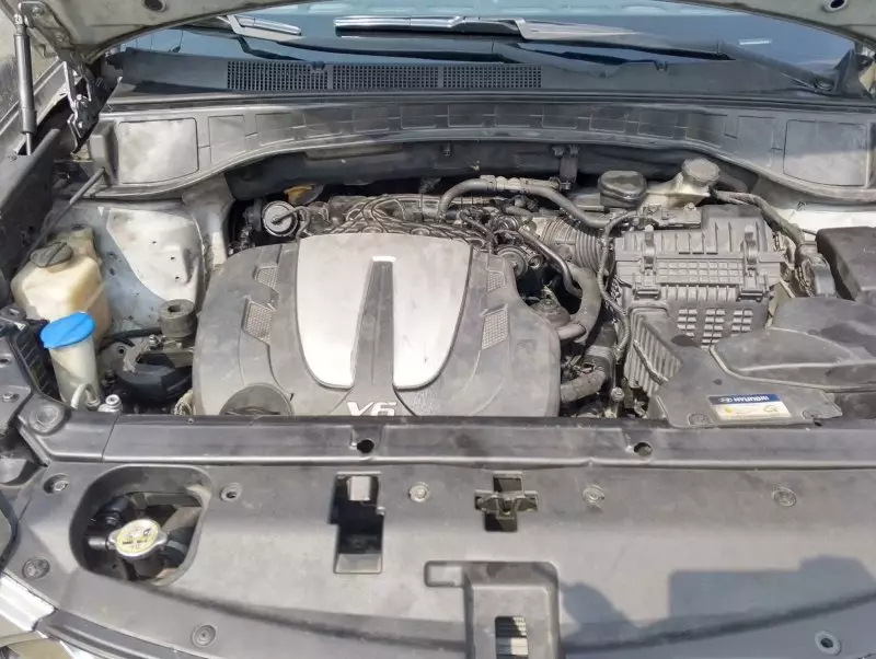 Hyundai Santa Fe   - 2013