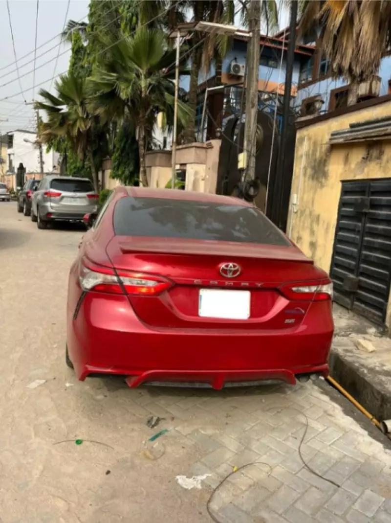 Toyota Camry   - 2018