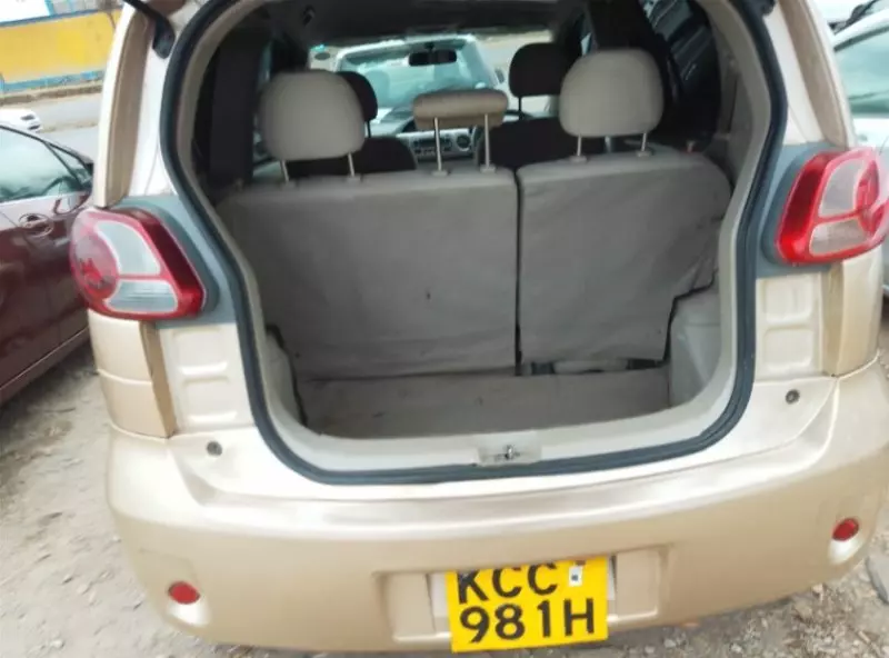 Toyota Porte   - 2009