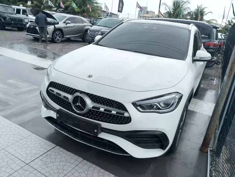 Mercedes-Benz GLA 250   - 2022