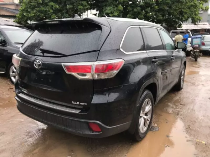 Toyota Highlander   -