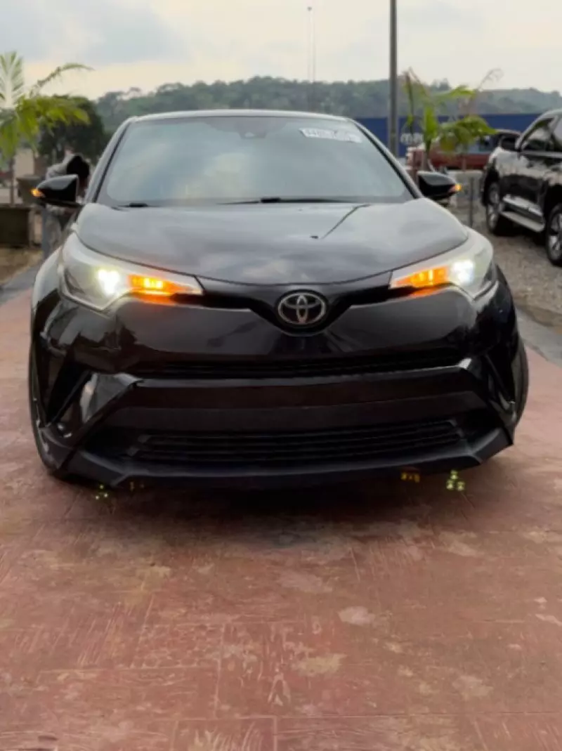 Toyota CH-R   - 2018