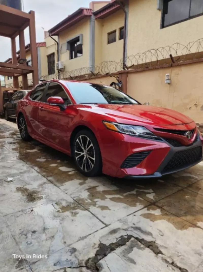 Toyota Camry   - 2020