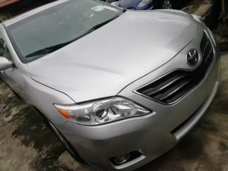 Toyota Camry   - 2010
