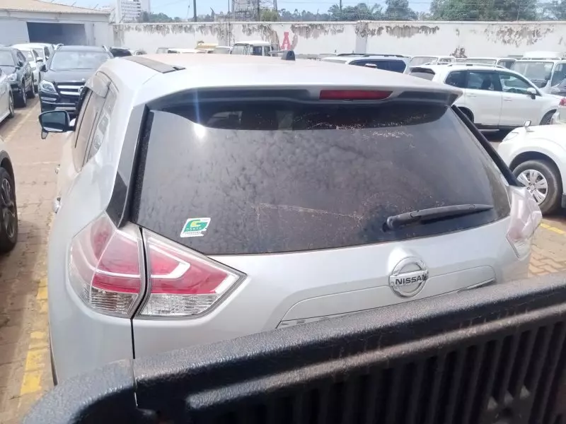 Nissan X- trail   - 2015