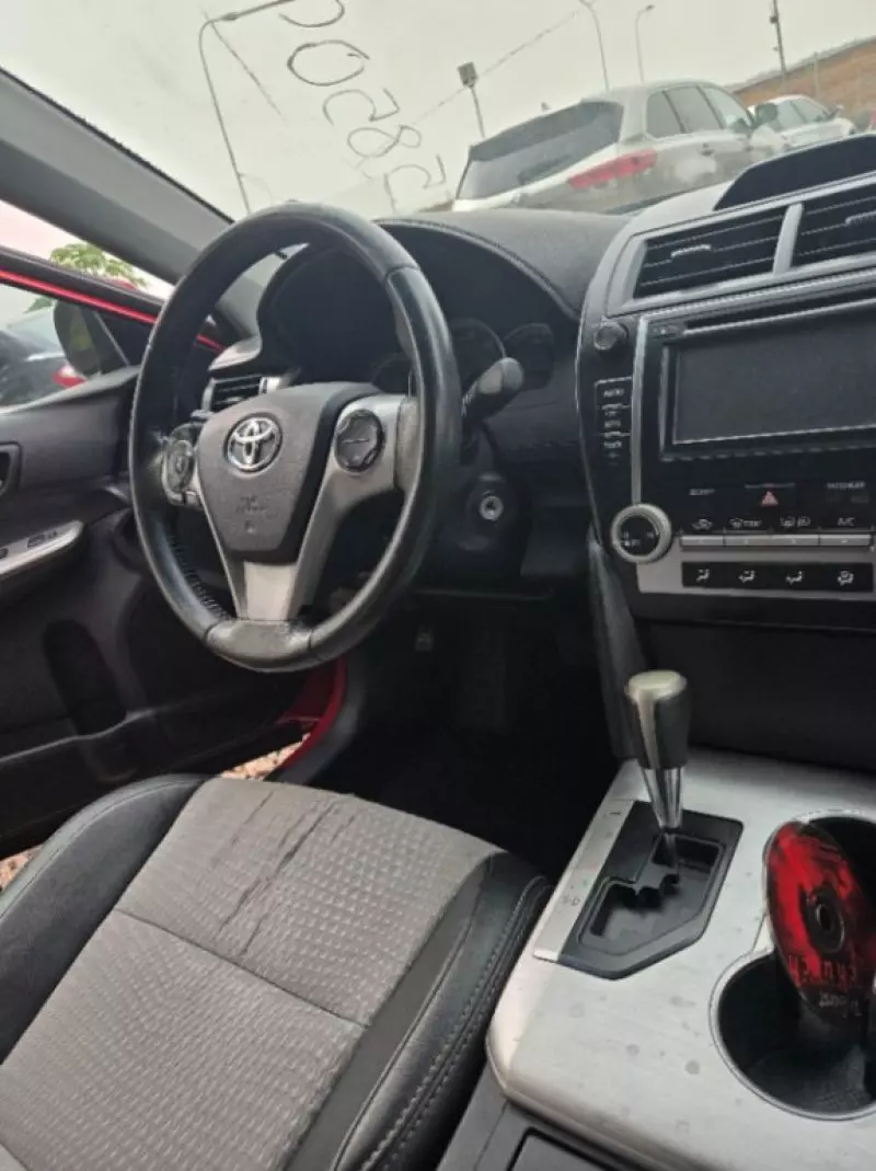 Toyota Camry   - 2012