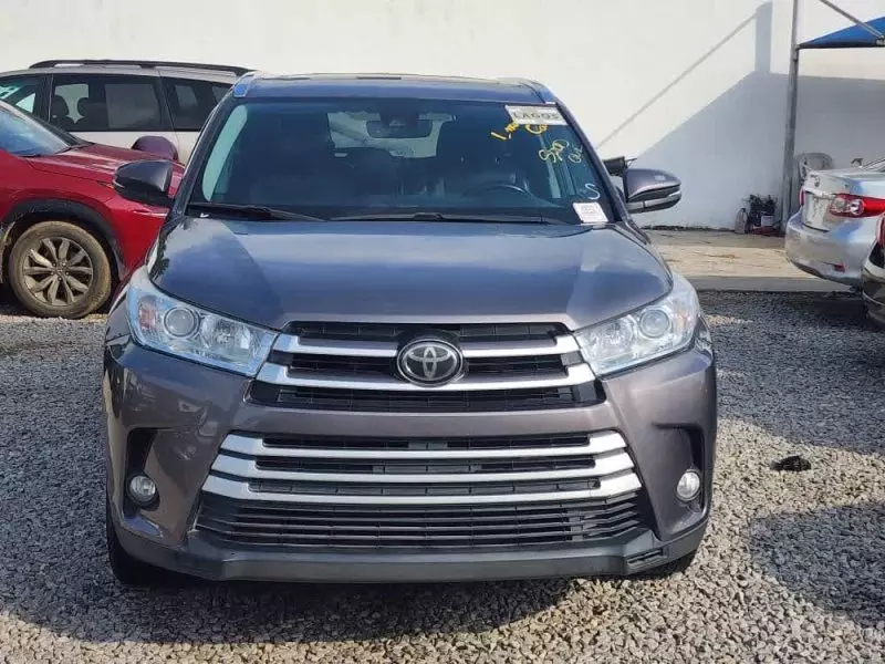 Toyota Highlander   - 2018