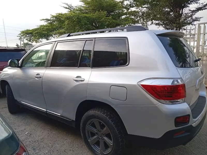 Toyota Highlander   - 2010