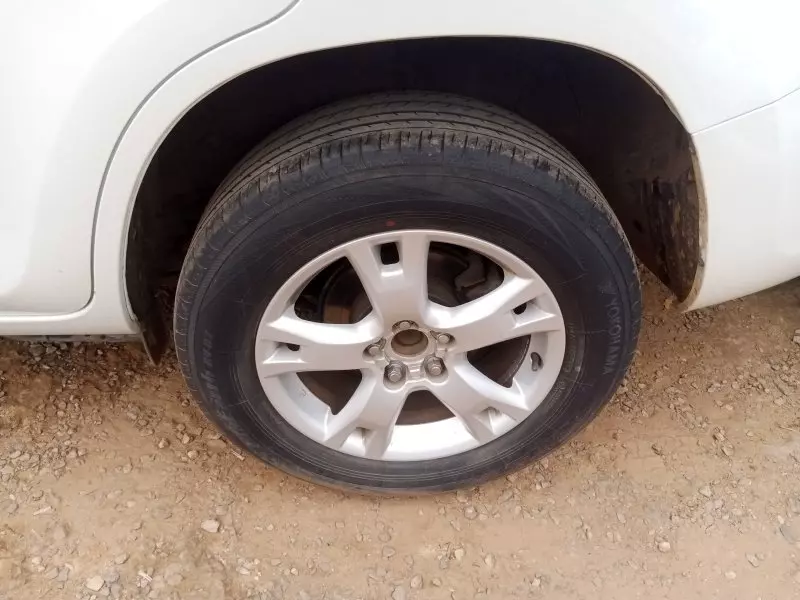 Toyota Vanguard    - 2012