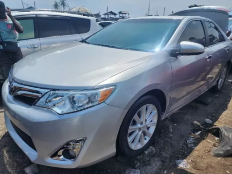 Toyota Camry   - 2013