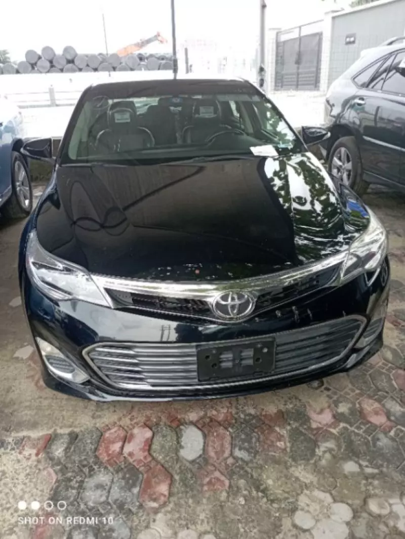 Toyota Avalon   - 2013
