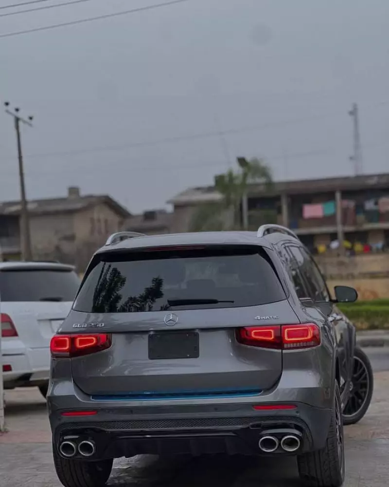 Mercedes-Benz GLB 250   - 2020