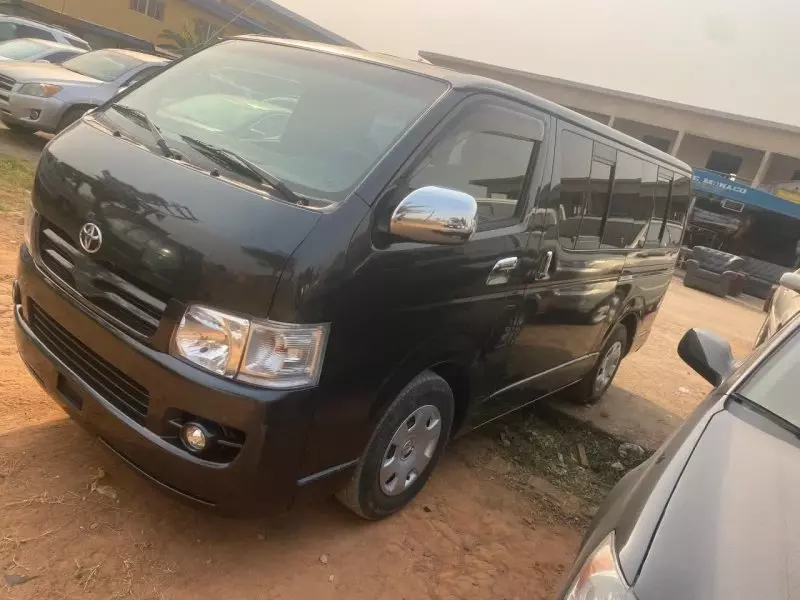 Toyota Hiace   - 2013
