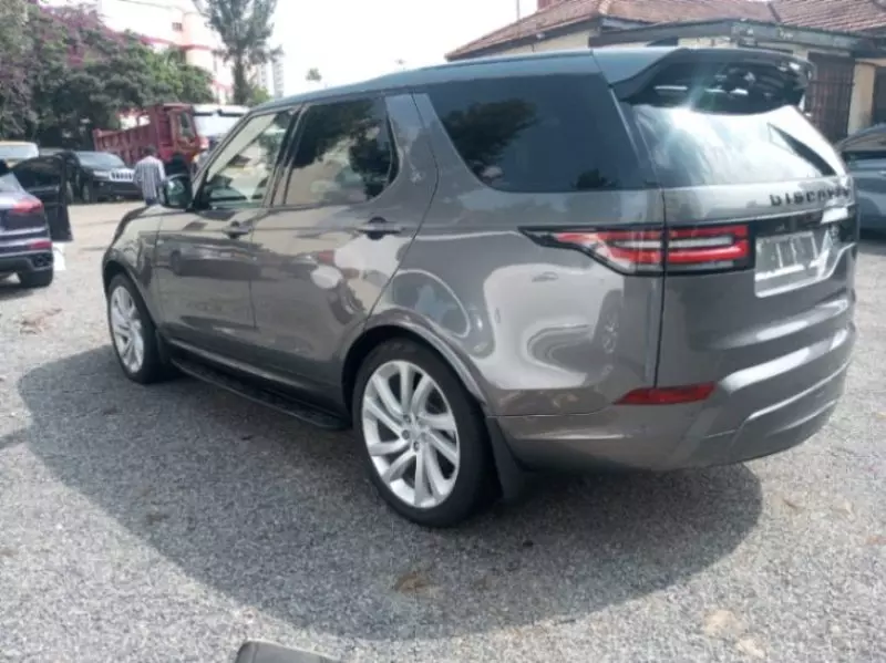 Land Rover Discovery   - 2017