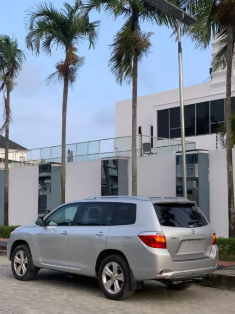 Toyota Highlander   - 2009