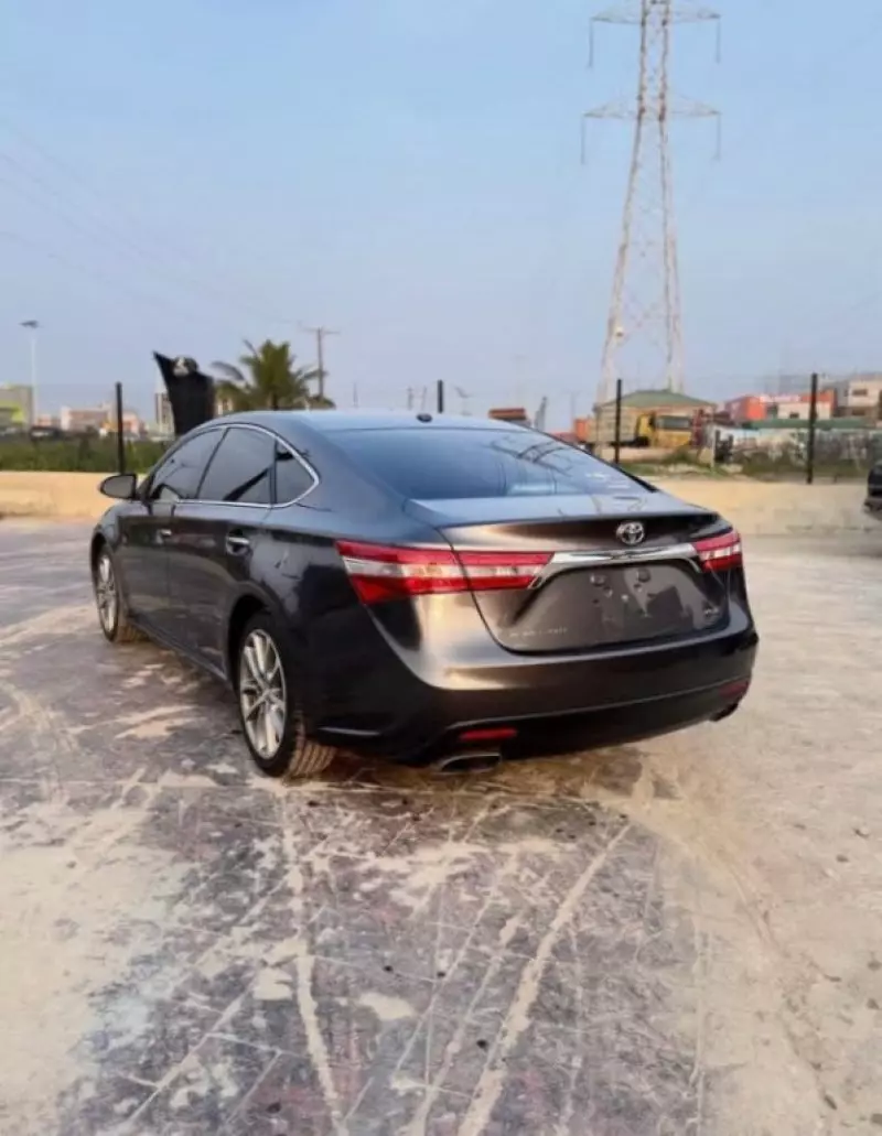 Toyota Avalon   - 2015