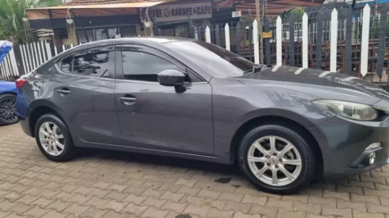Mazda Axela    - 2015