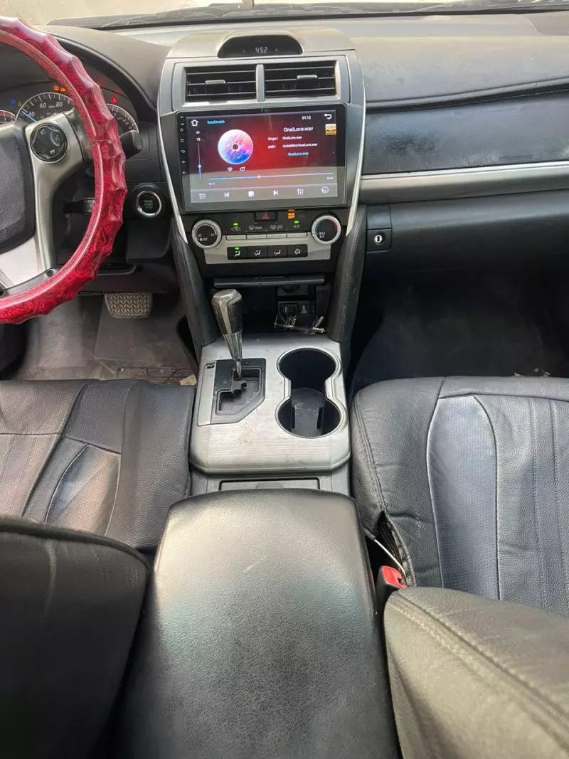Toyota Camry   - 2012