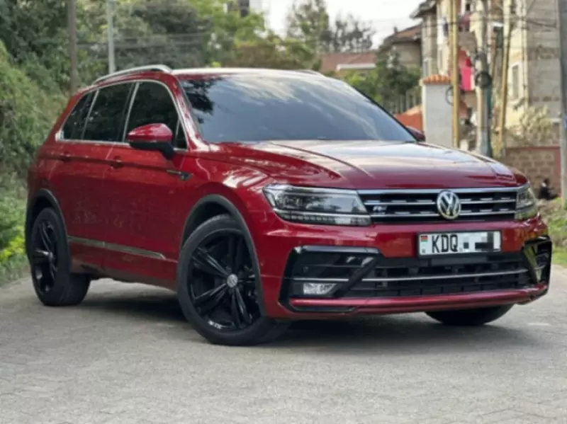 Volkswagen Tiguan   - 2017