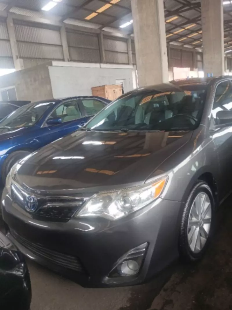 Toyota camry   - 2013