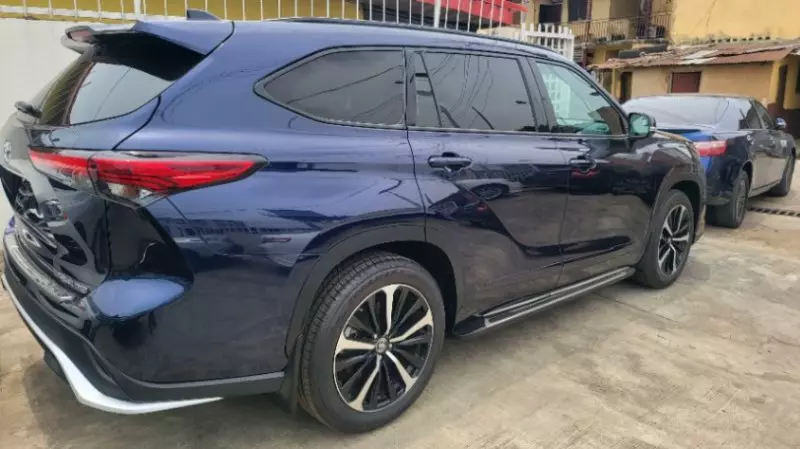 Toyota Highlander - 2021