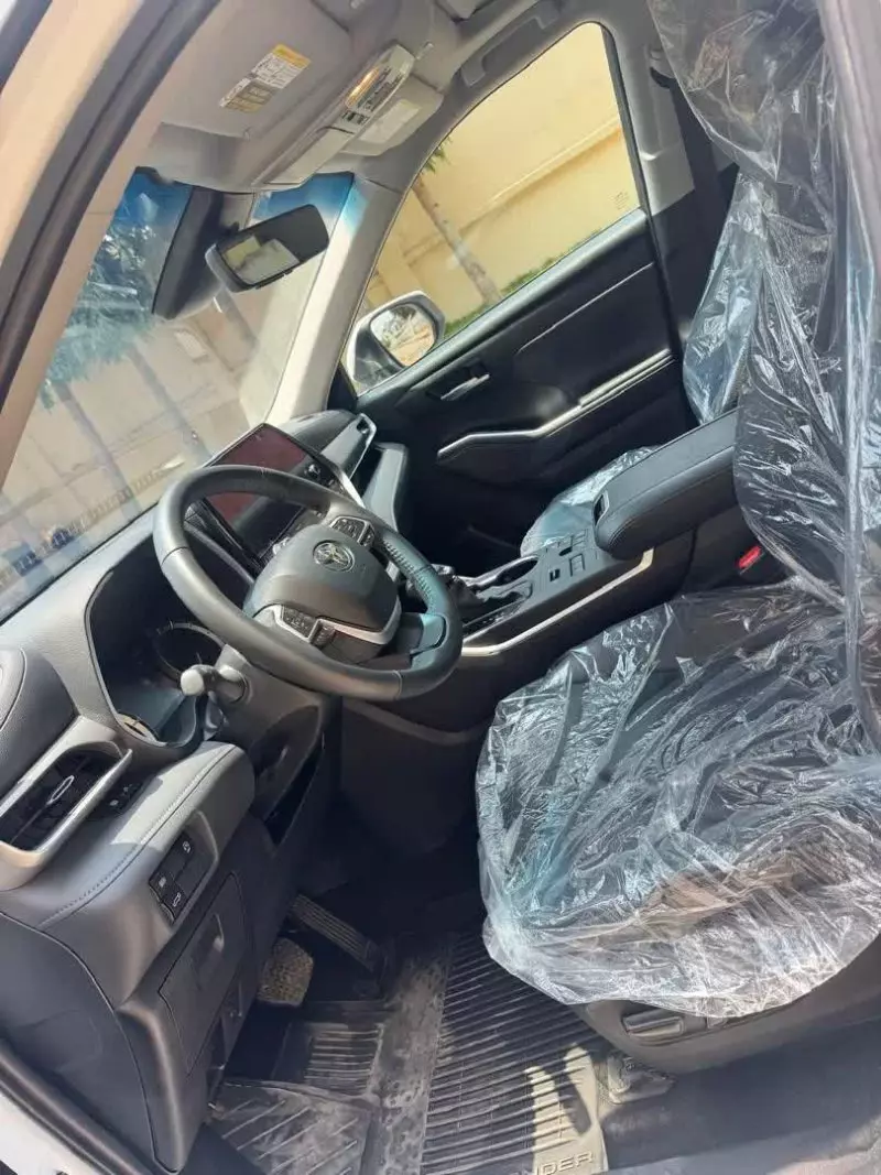 Toyota Highlander   - 2024