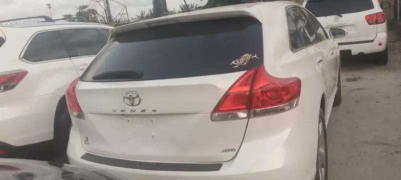 Toyota Venza   - 2011