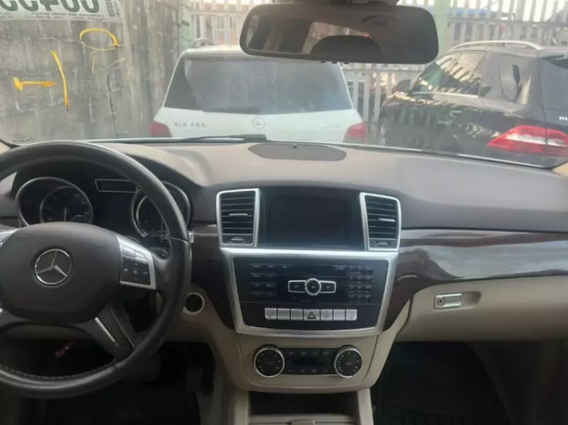 Mercedes-Benz Ml-class   - 2012