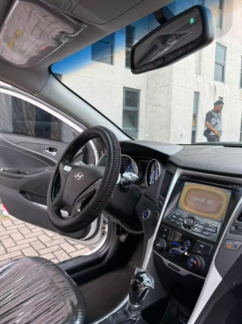 Hyundai Sonata - 2013