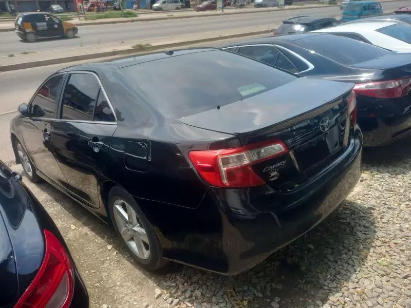 Toyota Camry   - 2014